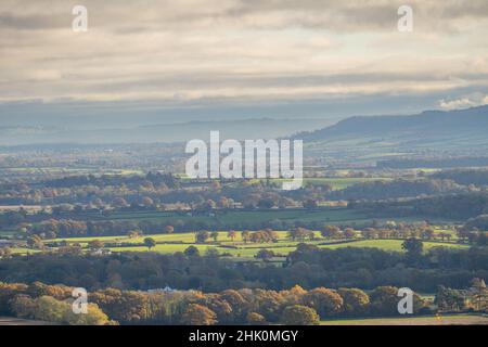 Blick nach Osten über das severn-Tal von den Malvern Hills. Stockfoto