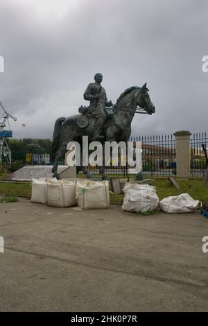 Reiterstatue des spanischen Diktators Francisco Franco in den Einrichtungen des Militärarsenals von Ferrol Stockfoto