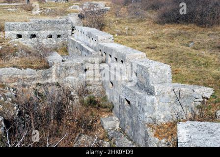 Friaul Julisch Venetien, Berg sei Busi. Italienischer Betongraben. Stockfoto