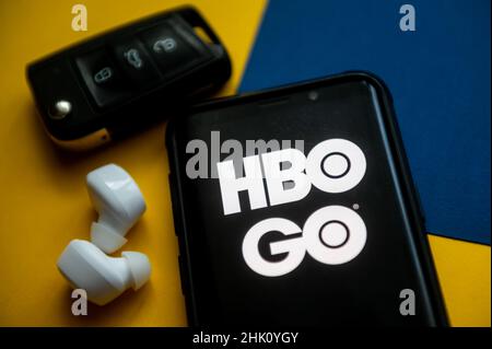 In dieser Abbildung ist ein HBO Go-Logo auf einem Smartphone zu sehen. Stockfoto