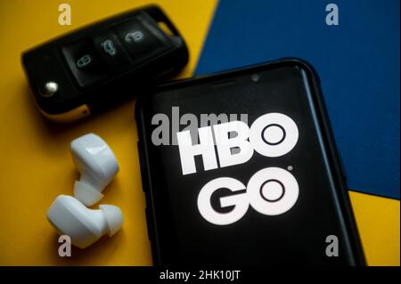 Polen. 01st. Februar 2022. In dieser Abbildung ist ein HBO Go-Logo zu sehen, das auf einem Smartphone angezeigt wird. (Foto von Mateusz Slodkowski/SOPA Images/Sipa USA) Quelle: SIPA USA/Alamy Live News Stockfoto