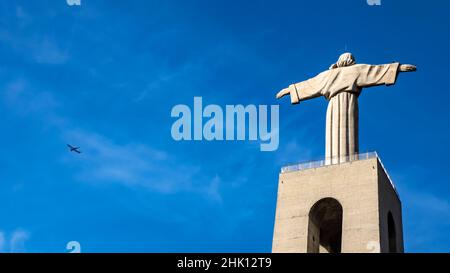 Große Statue von Christkönig in Lissabon, Portugal Stockfoto