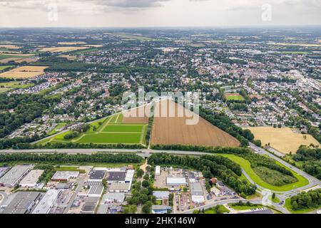 Luftaufnahme, geplante Photovoltaikanlage Max-Planck-Straße im Gewerbegebiet Unna an der Autobahn A44, Unna, Ruhrgebiet, Nordrhein-Westfalen, Deutschland Stockfoto