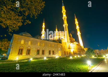 Islamischer Hintergrund. Selimiye Moschee in der Nacht. Ramadan oder kandil oder Laylat al-qadr oder islamisches Hintergrundbild. Stockfoto