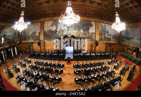 Hamburg, Deutschland. 19th Januar 2022. Der große Festsaal im Rathaus vor einer Sitzung des Hamburger Parlaments. Quelle: Christian Charisius/dpa/Alamy Live News Stockfoto