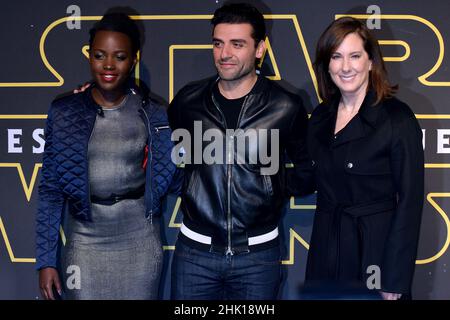 Lupita Nyong'o-Schauspielerin, Schauspieler Oscar Isaac und Produzentin Kathleen Kennedy veranstalten am Dienstag, den 8. Dezember 2015, eine Veranstaltung mit rotem Teppich, um den Fan „Star Wars: The Force Wakes“ in der Antara Fashion Mall in Mexiko-Stadt zu promoten. Foto: ©Francisco Morales/DAMPHOTO/NortePhoto Stockfoto