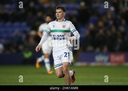 Birkenhead, Großbritannien. 01st. Februar 2022. Josh McPake von Tranmere Rovers während des zweiten Spiels der Sky Bet League zwischen Tranmere Rovers und Stevenage im Prenton Park am 1st 2022. Februar in Birkenhead, England. (Foto von Richard Ault/phcimages.com) Quelle: PHC Images/Alamy Live News Stockfoto