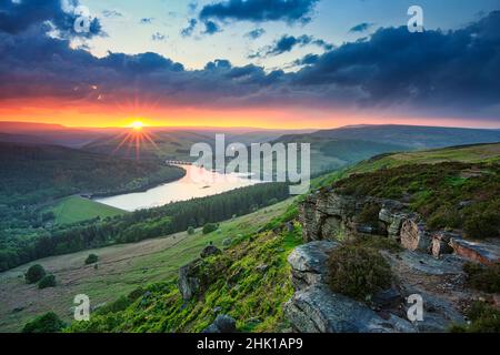 Bamford Edge im Sunset Peak District Stockfoto