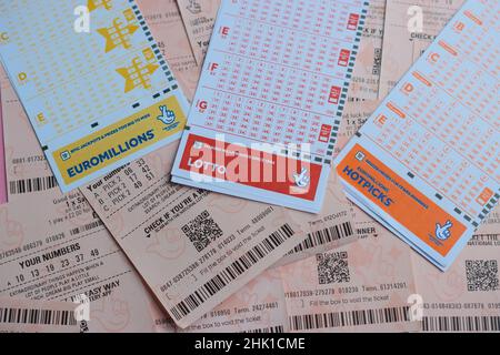 Hintergrund mit Lottoscheinen und Slips. Stockfoto