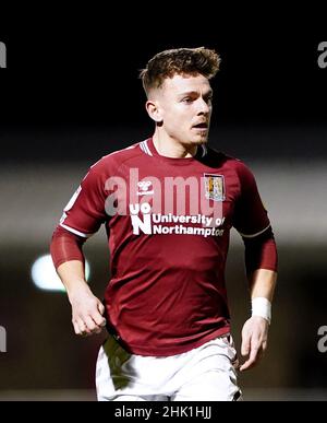 Sam Hoskins von Northampton Town während des zweiten Spiels der Sky Bet League im Sixfields Stadium, Northampton. Bilddatum: Dienstag, 1. Februar 2022. Stockfoto