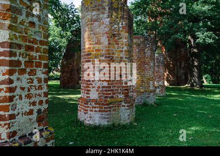 Ruinen der Abtei Eldena (Hilda) - ist ein ehemaliges Zisterzienserkloster in der Nähe der heutigen Stadt Greifswald in Mecklenburg-Vorpommern, Deutschland. Stockfoto