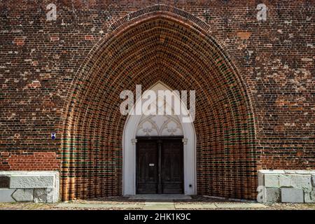 Haupteingang zur St. Nikolaus Evangelischen Kirche. Hauptkirche und Sitz des Bischofs der Evangelischen Kirche Pommern. Greifswald. Deutschland Stockfoto