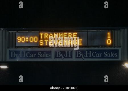 Birkenhead, Großbritannien. 01st. Februar 2022. Gesamtansicht der Anzeigetafel nach 90 Minuten. EFL Skybet Football League Two Match, Tranmere Rovers gegen Stevenage im Prenton Park, Birkenhead, Wirral am Dienstag, 1st. Februar 2022. Dieses Bild darf nur für redaktionelle Zwecke verwendet werden. Nur zur redaktionellen Verwendung, Lizenz für kommerzielle Nutzung erforderlich. Keine Verwendung bei Wetten, Spielen oder Veröffentlichungen in einem Club/einer Liga/einem Spieler.PIC von Chris Stading/Andrew Orchard Sports Photography/Alamy Live News Credit: Andrew Orchard Sports Photography/Alamy Live News Stockfoto