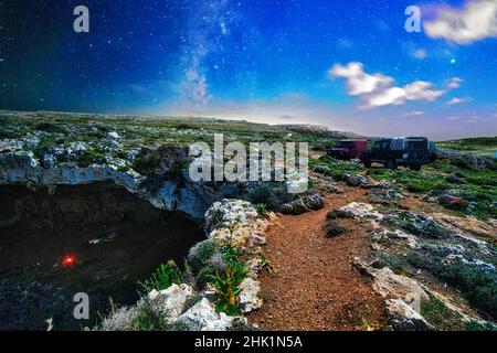 Camping in der Ghajn Tuta Cave auf Malta Stockfoto