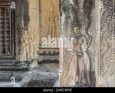 Frieze weiblicher Geister (Apsaras) in Angkor Wat - Siem Reap, Kambodscha Stockfoto