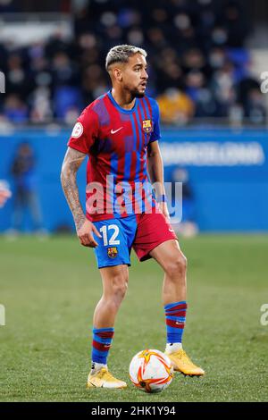 BARCELONA - JAN 29: Matheus Pereira in Aktion während des Primera RFEF-Spiels zwischen dem FC Barcelona B und Real Madrid Castilla im Johan Cruyff Stadion Stockfoto