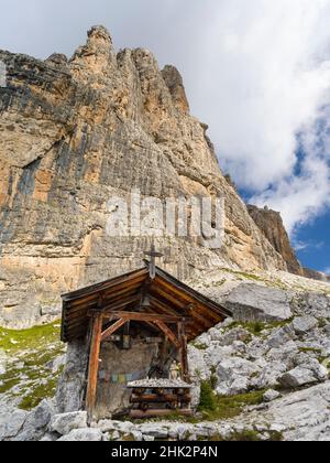 Kapelle des Rifugio Tuckett e Sella. Die Brenta-Dolomiten, UNESCO-Weltkulturerbe. Italien, Trentino, Val Rendena. (Nur Für Redaktionelle Zwecke) Stockfoto