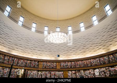 Schweden, Stockholm, Stadtbibliothek, kreisförmiges Interieur des Architekten Erik Gunnar Asplund Stockfoto