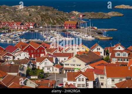 Schweden, Bohuslan, Tjorn Island, Skarhamn, Blick auf die Stadt, Morgendämmerung Stockfoto