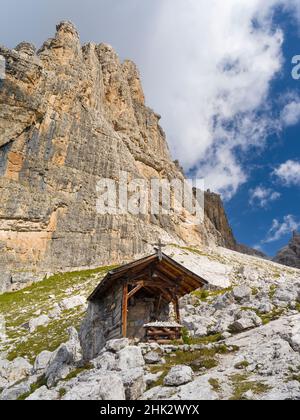 Kapelle des Rifugio Tuckett e Sella. Die Brenta-Dolomiten, UNESCO-Weltkulturerbe. Italien, Trentino, Val Rendena. (Nur Für Redaktionelle Zwecke) Stockfoto