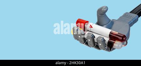 Roboterarm hält Reagenzgläser für die Blutanalyse. Medizinische Laborforschung mit künstlicher Intelligenz. Stockfoto