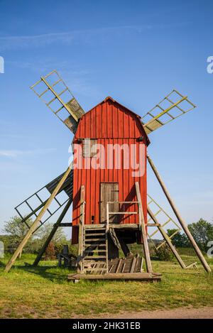 Schweden, Insel Oland, Storlinge, antike Holzwindmühlen Stockfoto