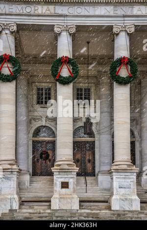 USA, District of Columbia. Ein schneebedeckter Nachmittag in der Verfassungshalle der Töchter der amerikanischen Revolution (DAR) Stockfoto
