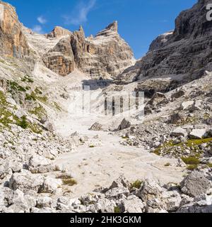 Bocca del Tuckett und Cima Sella. Die Brenta-Dolomiten, UNESCO-Weltkulturerbe. Italien, Trentino, Val Rendena Stockfoto