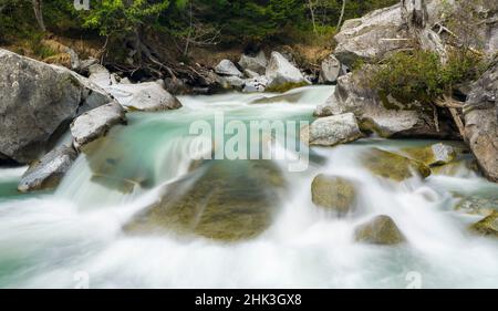 Fluss Sarca. Val di Genova im Parco Naturale Adamello, Brenta, Trentino, Italien, Val Rendena Stockfoto