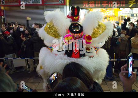 Yokohama, Japan: 1. Februar 2022, das chinesische Mondneujahr in Yokohamas Chinatown, Präfektur Kanagawa, Japan. Quelle: Michael Steinebach/AFLO/Alamy Live News Stockfoto