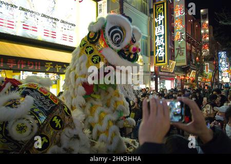 Yokohama, Japan: 1. Februar 2022, das chinesische Mondneujahr in Yokohamas Chinatown, Präfektur Kanagawa, Japan. Quelle: Michael Steinebach/AFLO/Alamy Live News Stockfoto