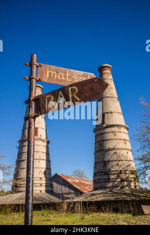 Schweden, Gotland Island, Bungenas, ehemalige Kreidemine und Militärstützpunkt, jetzt eine exklusive Ferienentwicklung und Naturreservat, rauchende Forme Stockfoto