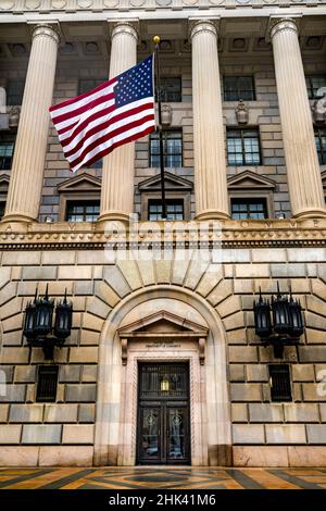 Haupteingang zum Herbert Hoover Gebäude, Handelsministerium, 14th Street, Washington DC, USA. Stockfoto