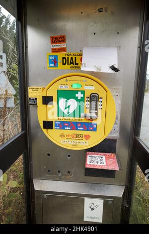 Defibrillator in alter bt-Telefonbox in der Nähe von sawrey Lake District, cumbria, england, großbritannien Stockfoto