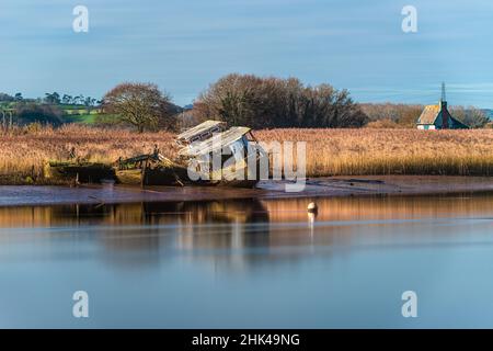 Old Boat Wracks on the River exe in Topsham, Devon, England Stockfoto