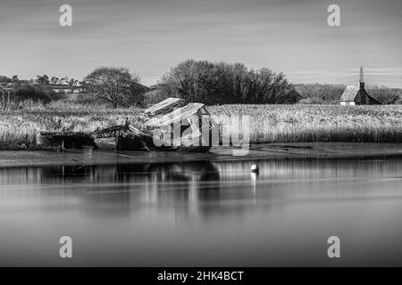 Old Boat Wracks on the River exe in Topsham, Devon, England Stockfoto