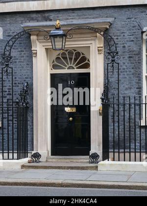 Eingang zur Downing Street Nr. 10, der offiziellen Residenz des britischen Premierministers, Westminster, London, Großbritannien Stockfoto