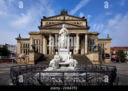 Konzerthaus Berlin Konzertsaal und Schiller-Denkmal, Gendarmenplatz, unter den Linden, Berlin, Deutschland, Europa Stockfoto
