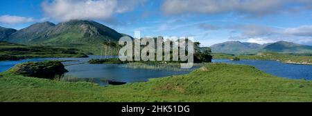 Derryclare Lough, in der Nähe von Clifden, Connemara National Park, County Galway, Connacht, Republik Irland, Europa Stockfoto