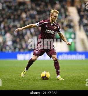 Easter Road Stadium, Edinburgh.Schottland UK.1st Feb 22 Hibernian vs Heart of Midlothian Cinch Premiership Match. Nathaniel Atkinson Heart of Midlothian Kredit: eric mccowat/Alamy Live News Stockfoto