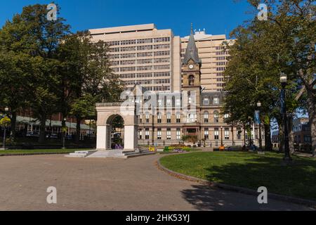 Halifax City Hall and Grand Parade, Downtown Halifax, Nova Scotia, Kanada, Nordamerika Stockfoto