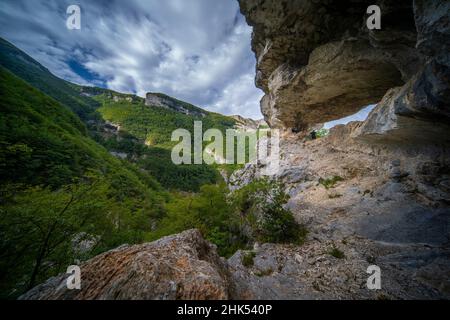 Fontarca Höhle, Monte Nerone, Apennin, Marken, Italien, Europa Stockfoto