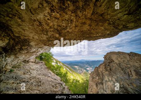 Fontarca Höhle, Monte Nerone, Apennin, Marken, Italien, Europa Stockfoto