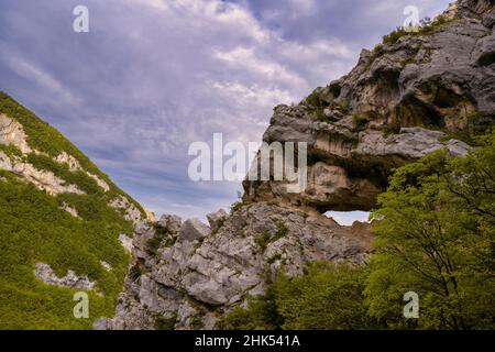 Fontarca Höhle, Monte Nerone, Apennin, Marken, Italien, Europa Stockfoto