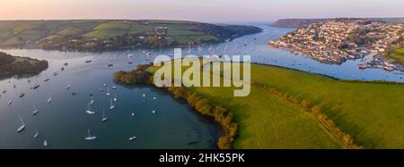 luftaufnahme von Salcombe und der Kingsbridge Estuary, South Hams, Devon, England, Vereinigtes Königreich, Europa Stockfoto