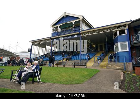 Blick auf die Siegertribüne und die Bar auf der Rennbahn Leicester. Bilddatum: Mittwoch, 2. Februar 2022. Stockfoto