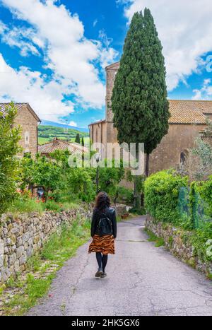 Monticchiello (Italien) - das wunderbare mittelalterliche und künstlerische Dorf der Toskana, in der Gemeinde Pienza, Val d'Orcia UNESCO-Stätte, im Frühjahr Stockfoto