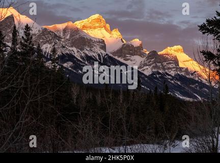 Morgenlicht in Rundles, Canmore, Alberta, Kanada Stockfoto