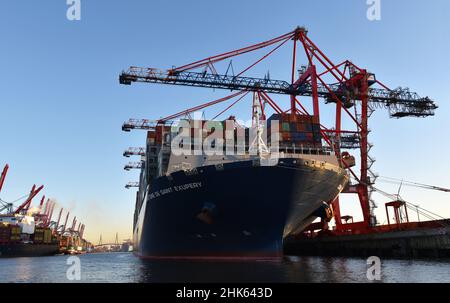 Schiff Im Containerhafen Hamburg Stockfoto