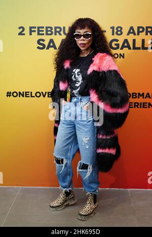 Bob und Rita Marleys Tochter Cedella Marley kommen zur Weltpremiere der Bob Marley One Love Experience in der Saatchi Gallery, London. Bilddatum: Dienstag, 1. Februar 2022. Stockfoto